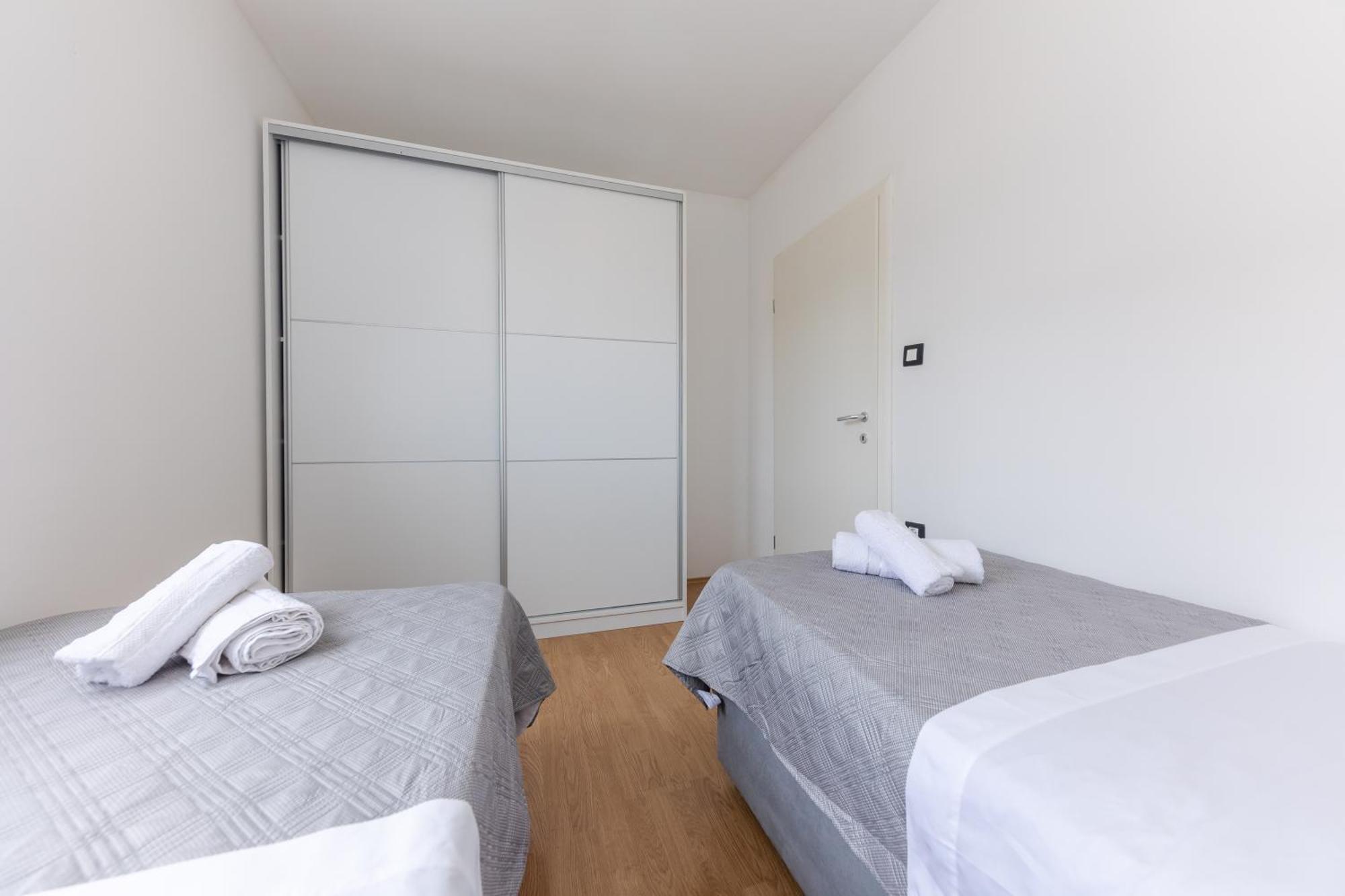 House Niko M With 6 Apartments Split Eksteriør bilde