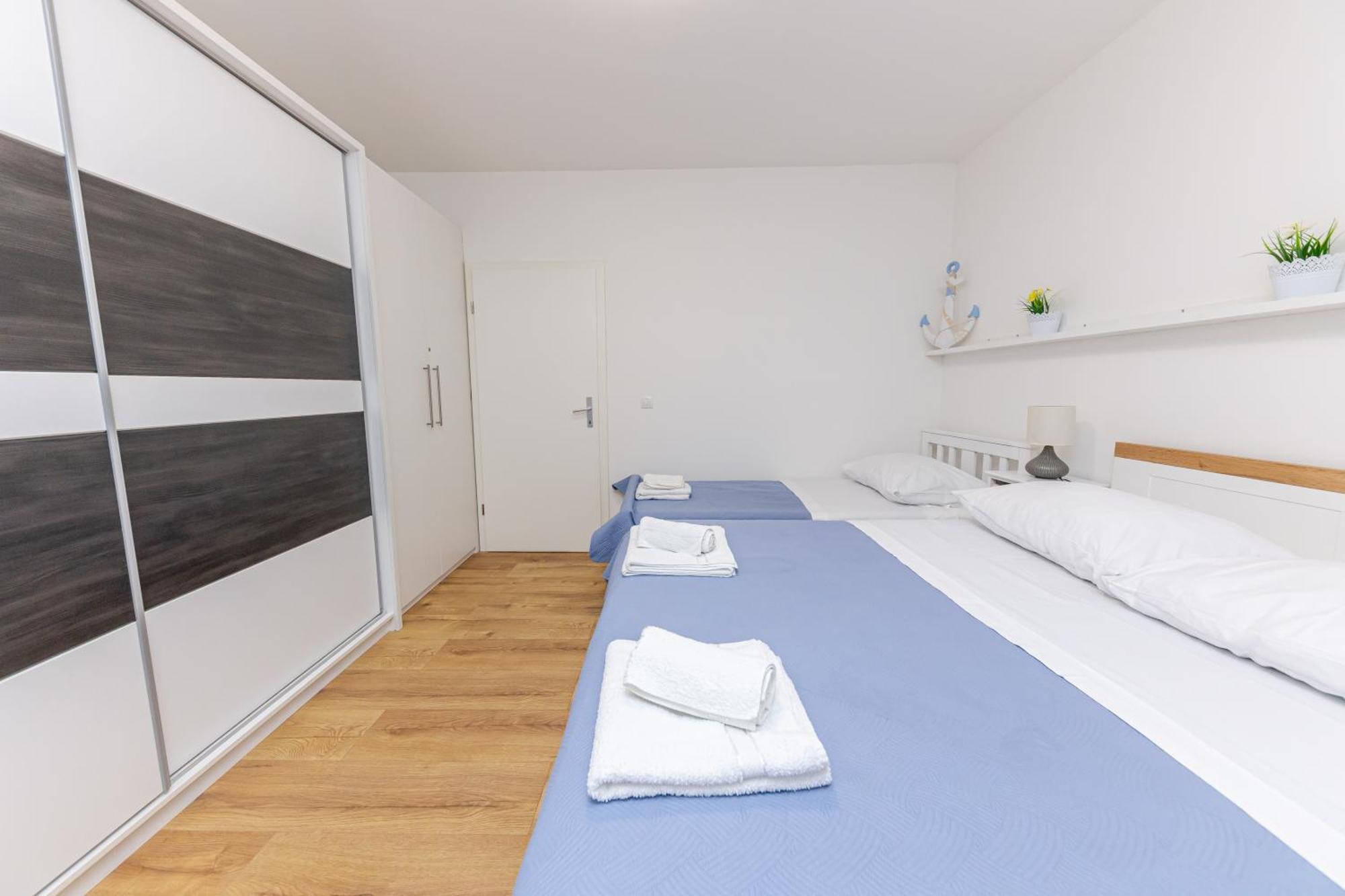 House Niko M With 6 Apartments Split Eksteriør bilde
