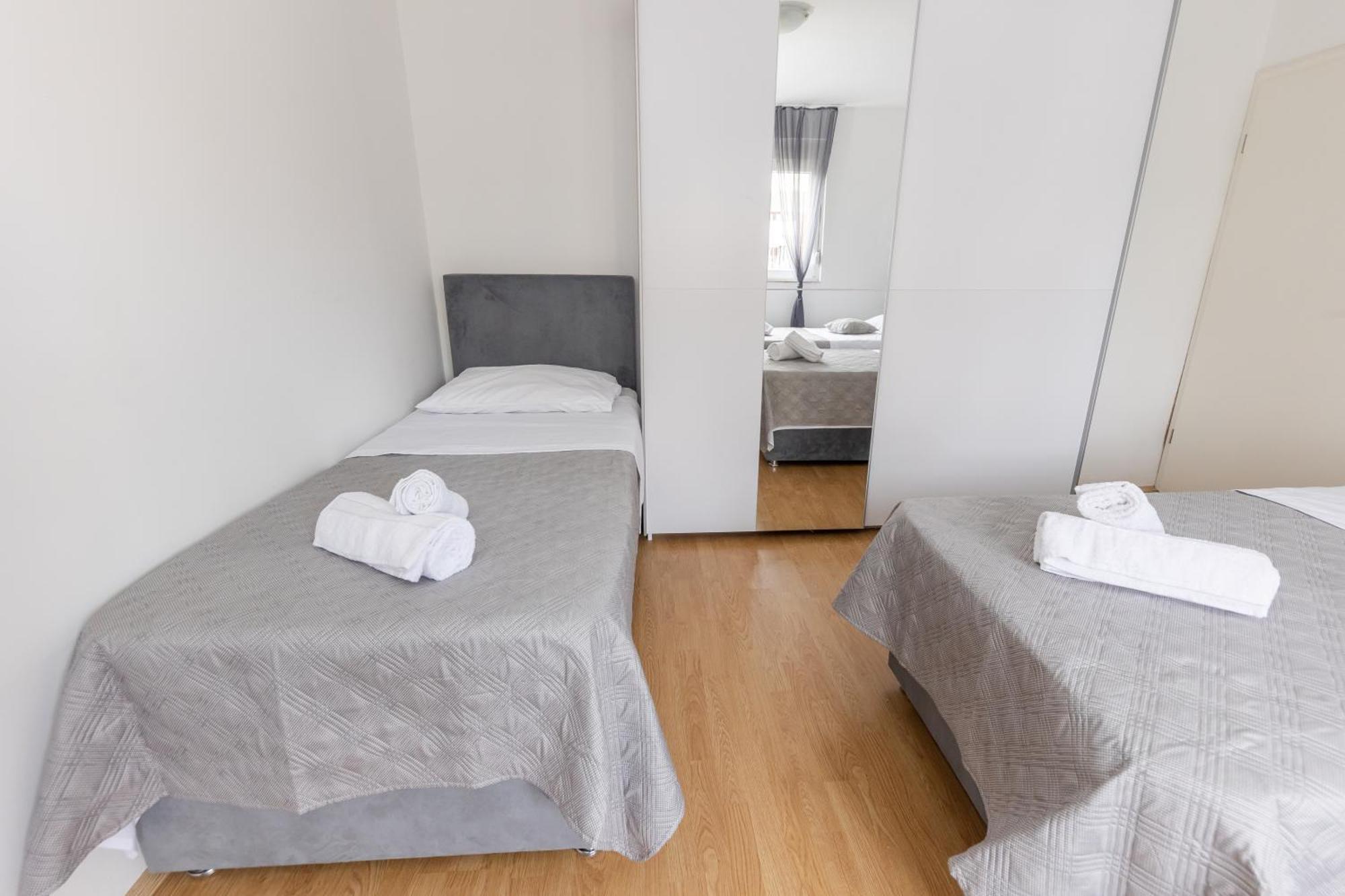 House Niko M With 6 Apartments Split Eksteriør bilde