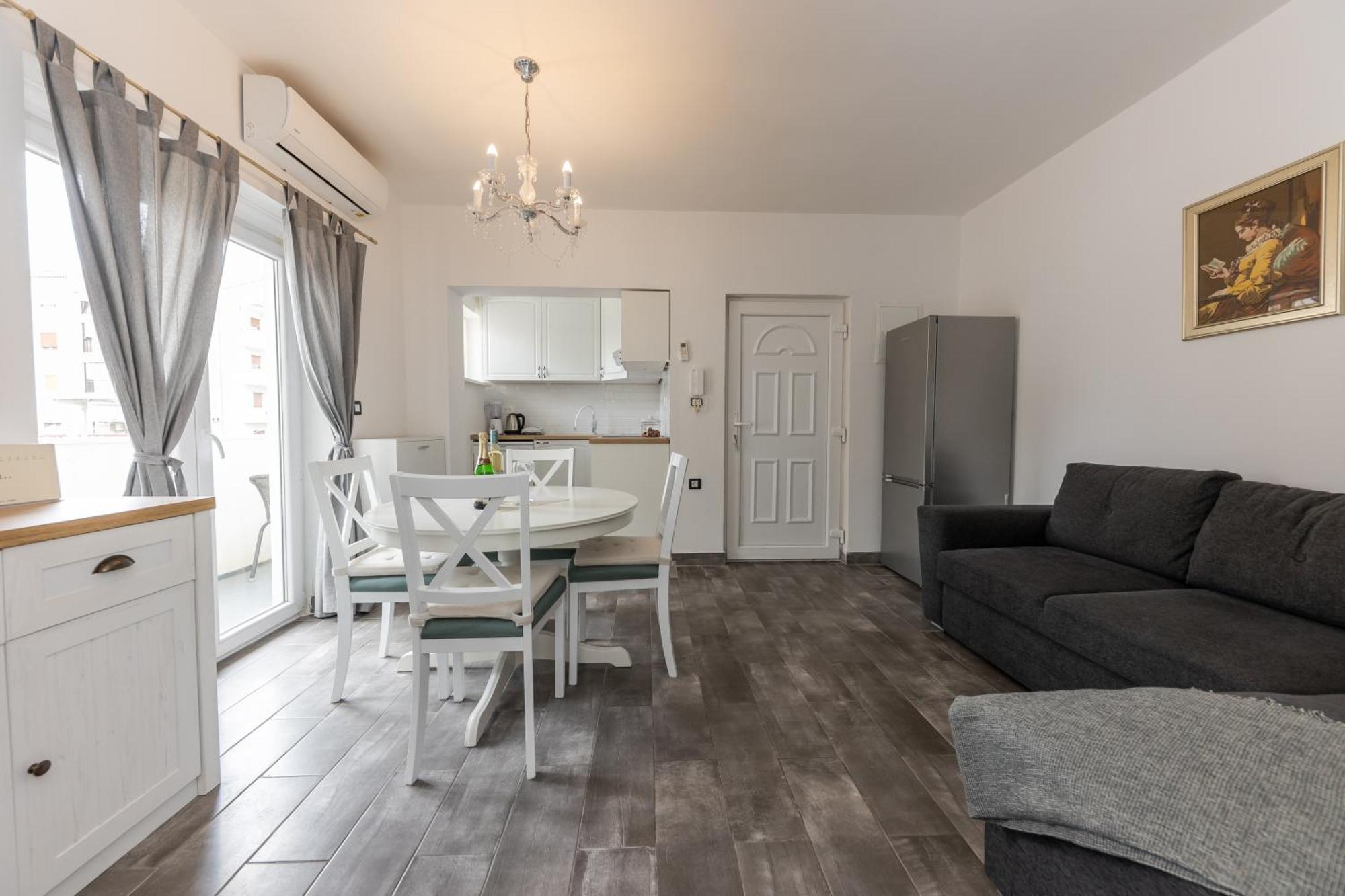 House Niko M With 6 Apartments Split Eksteriør bilde