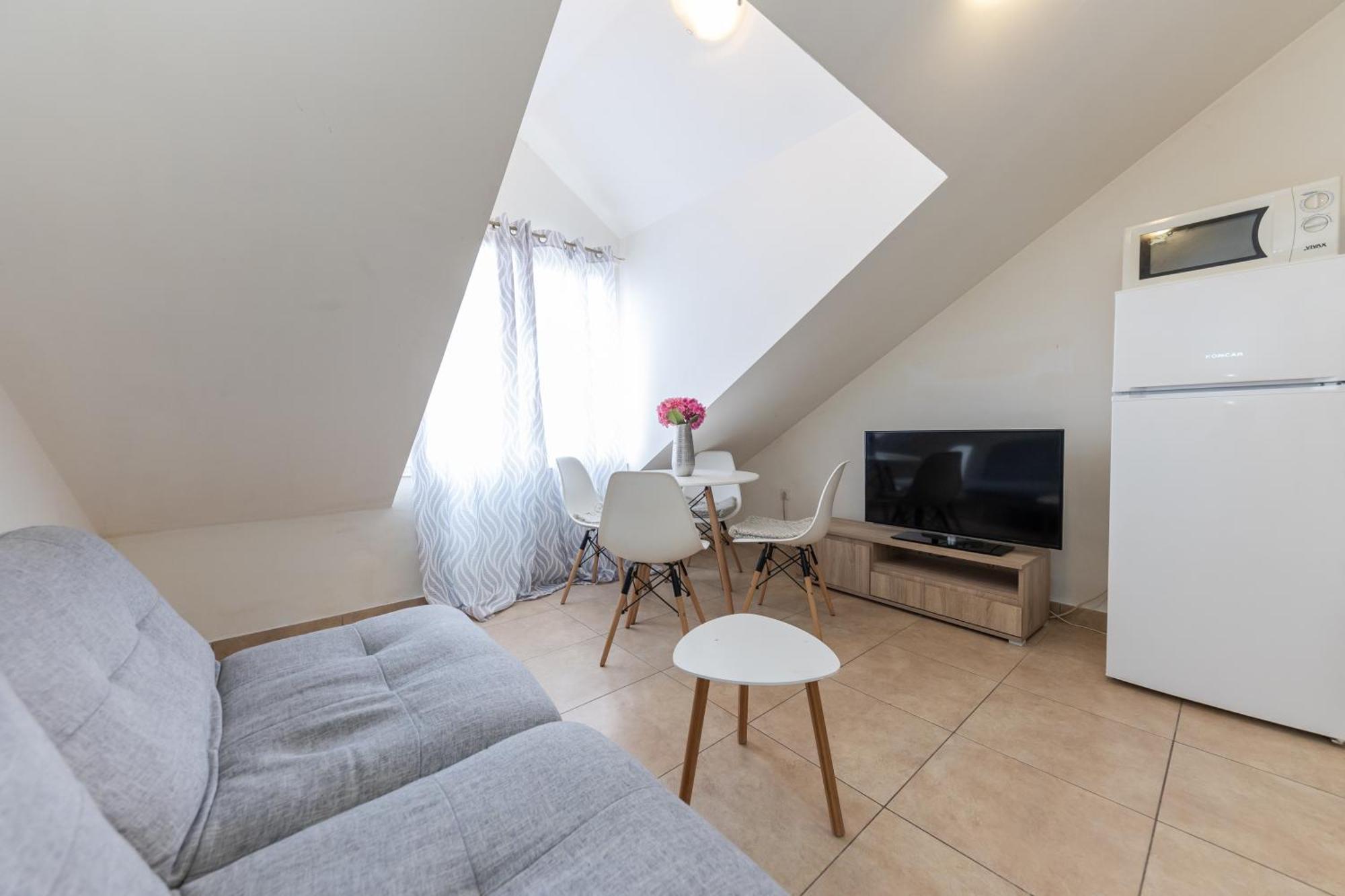 House Niko M With 6 Apartments Split Eksteriør bilde
