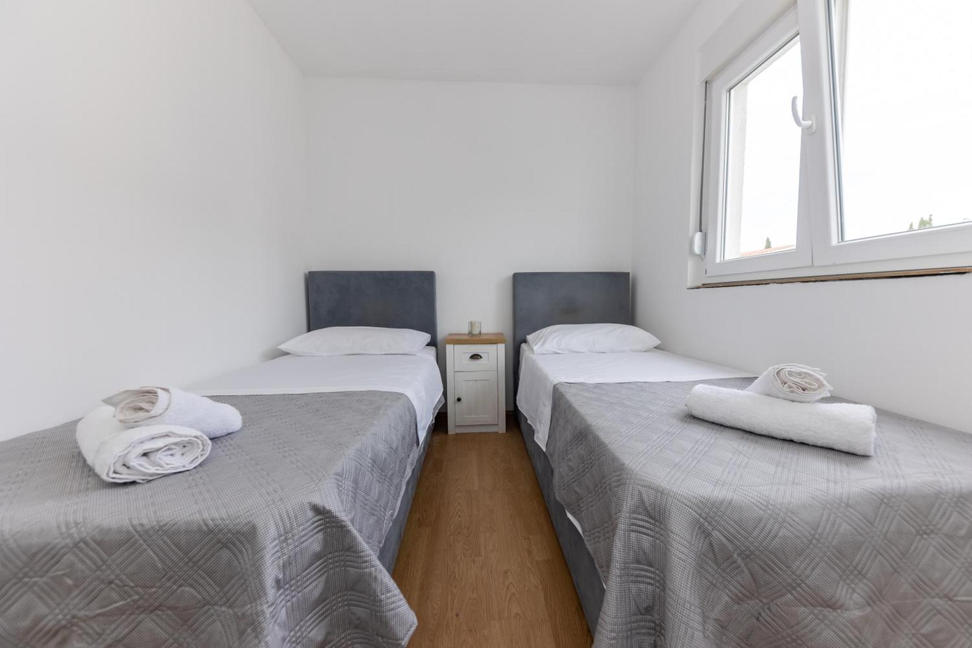 House Niko M With 6 Apartments Split Eksteriør bilde